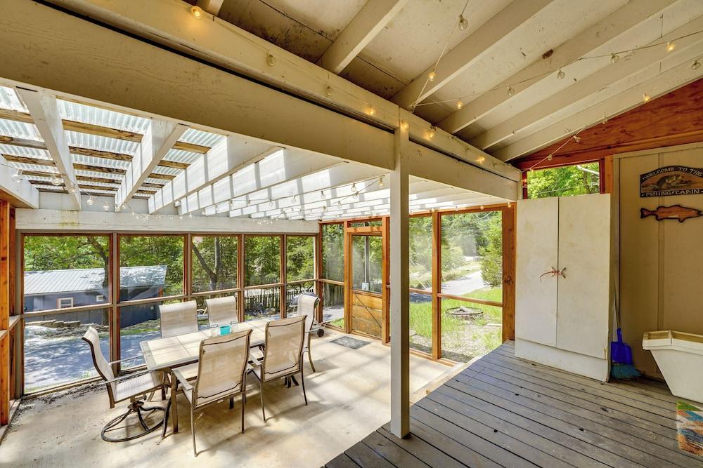 Lush Garfield Cabin w/ Community Pool & Lake!