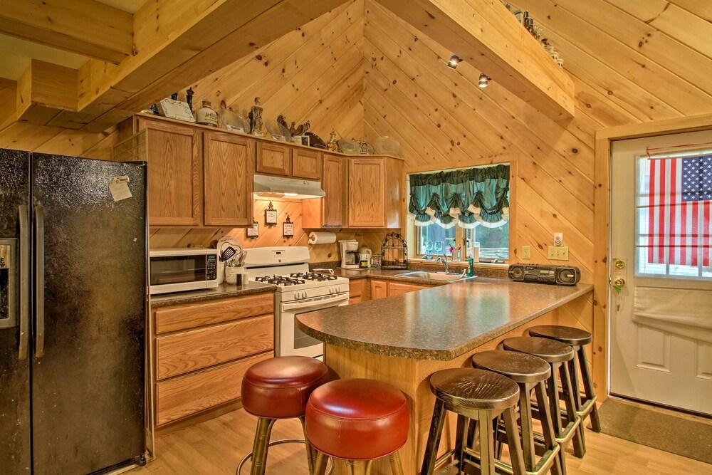 Pet-friendly Rumney Cabin on Stinson Lake!