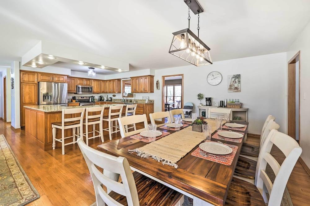 Shared Hot Tub, Pool & Dock: Lakefront Grove House