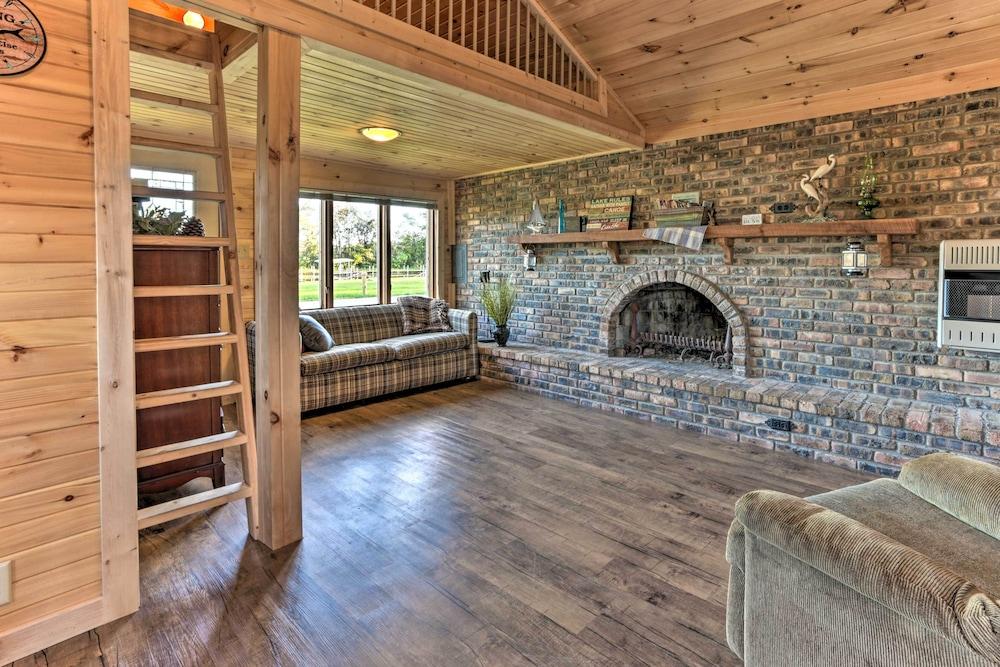 Waterfront Syracuse Home: Deck, Fire Pit & Kayaks