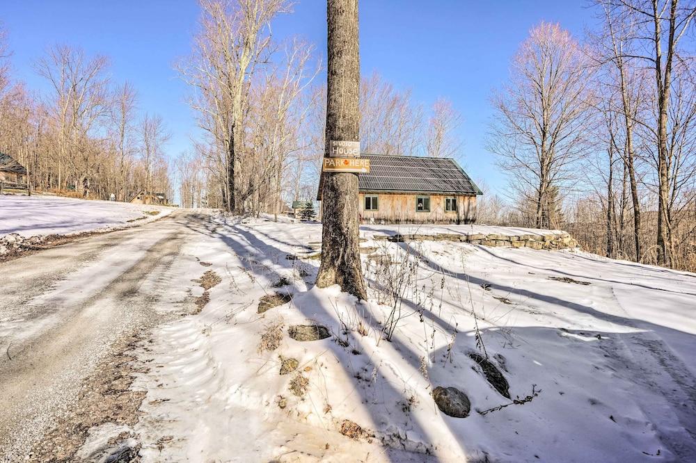 8 Mi to Okemo Mtn: Charming Ludlow Studio!