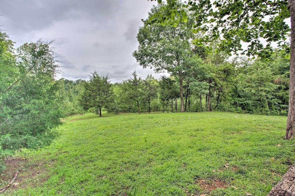 Hike & Snow Play! Mill Spring Cabin Near Winery