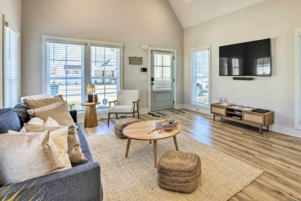 Opelika Townhome w/ Central A/C + Heating!