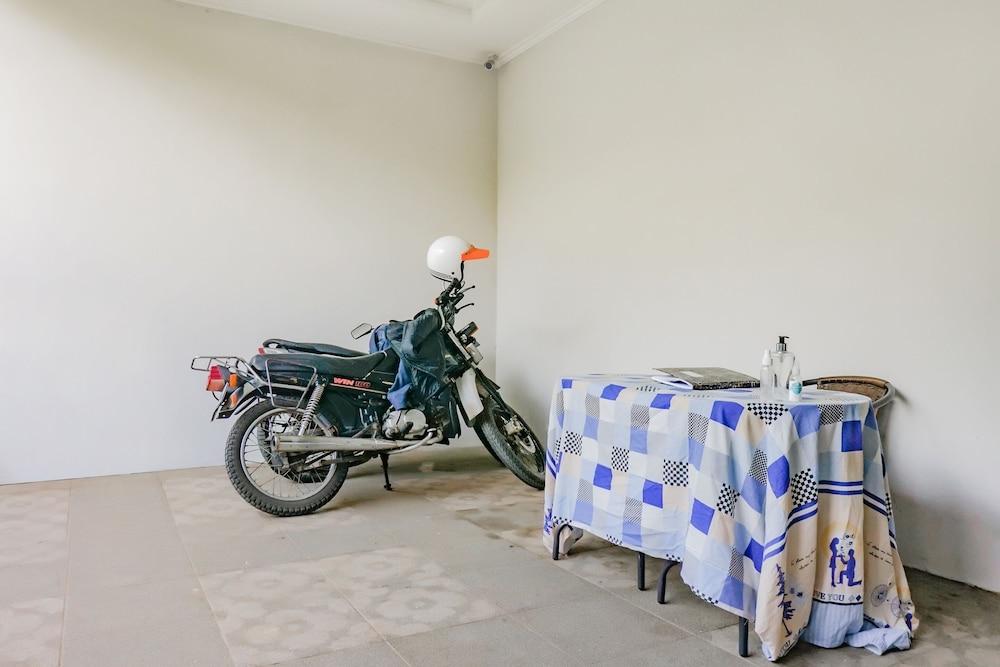 OYO 90220 Pendowo Limo Syariah