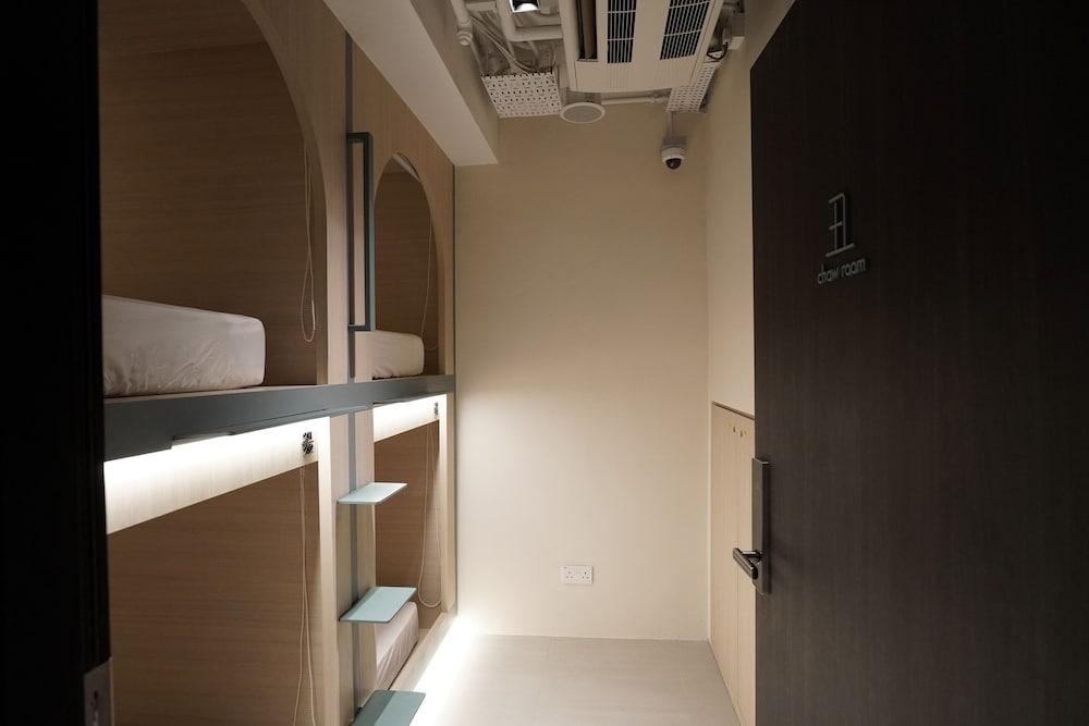 Jyu Capsule Hotel