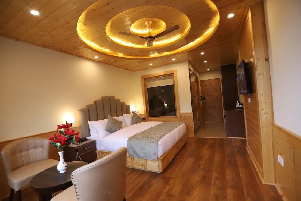 Golden Wood Manali By Rosetum