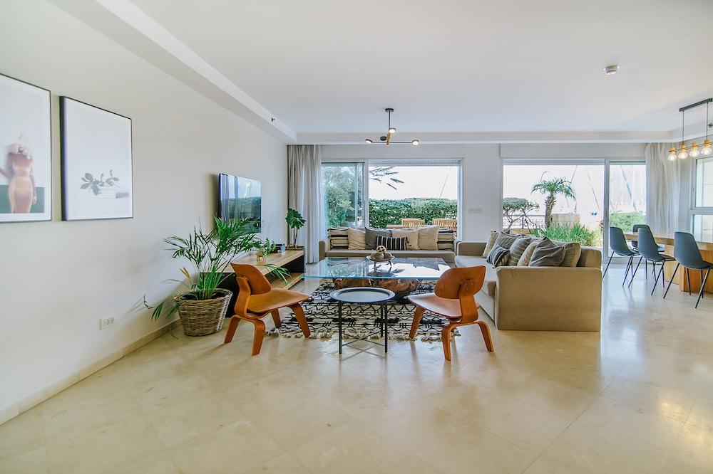 Olala Marina Apartments