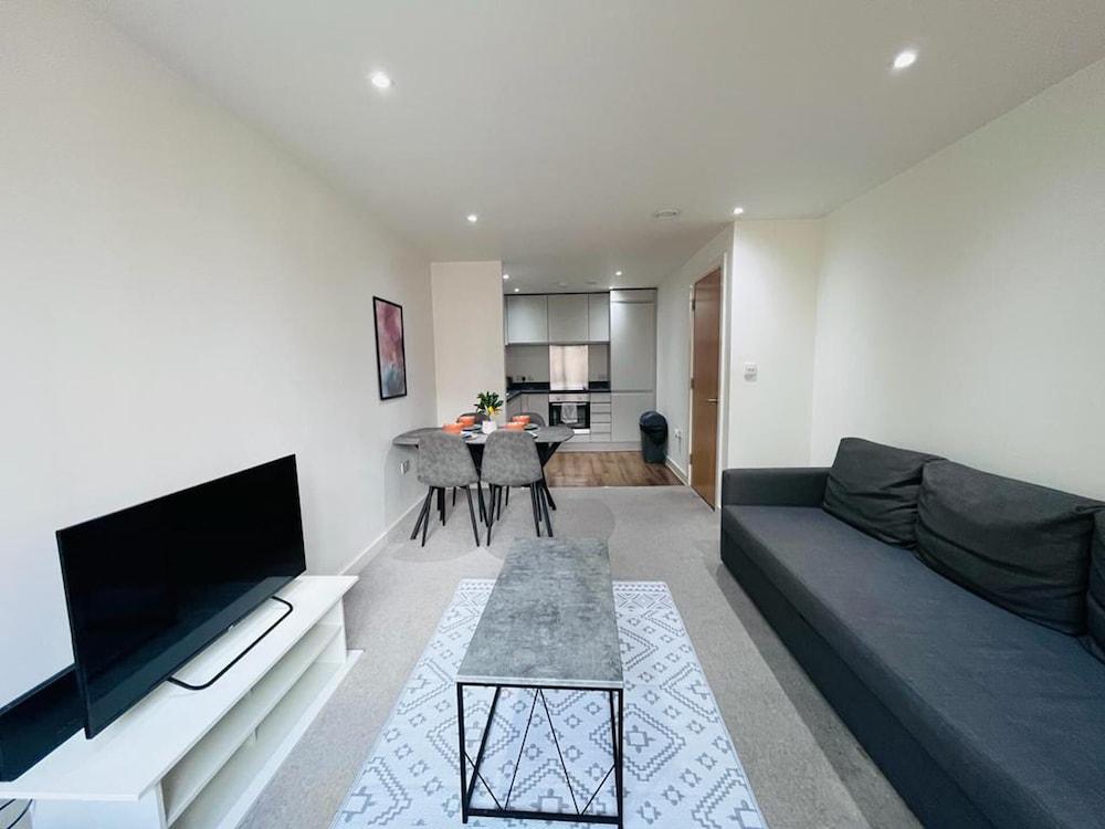 Stunning City Centre Apartment - Sleeps 4