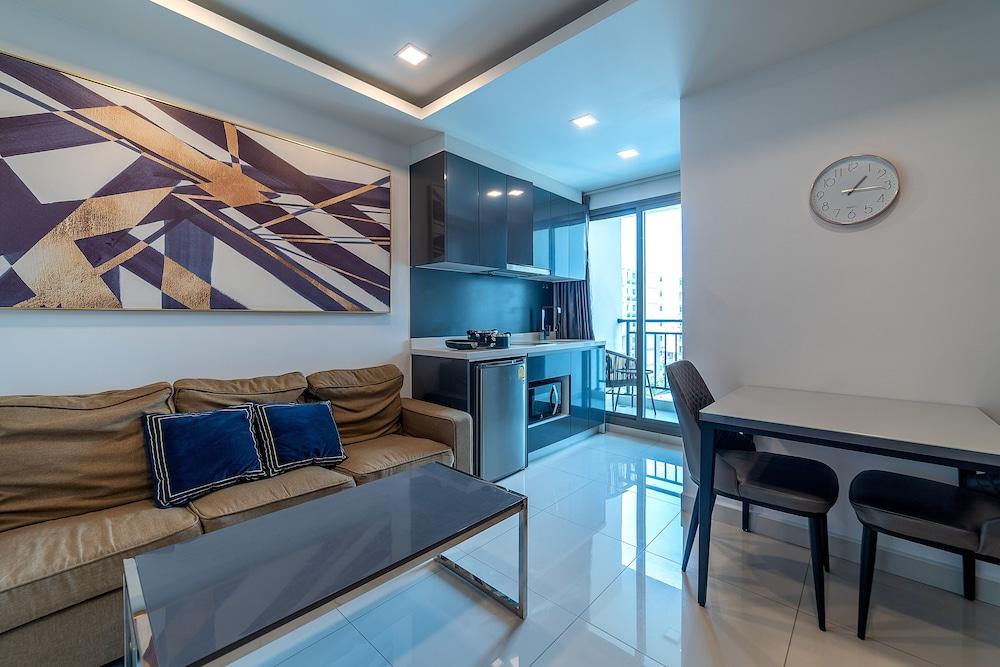 Arcadia Beach Continental by PSR ASIA