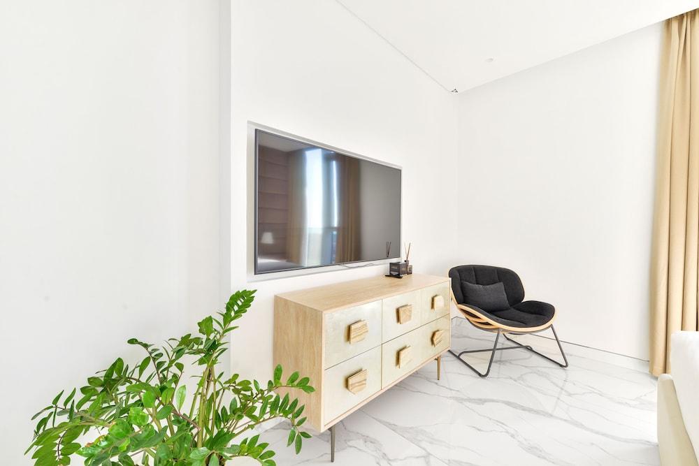 Luxe 3BR with maids room in Bluewaters