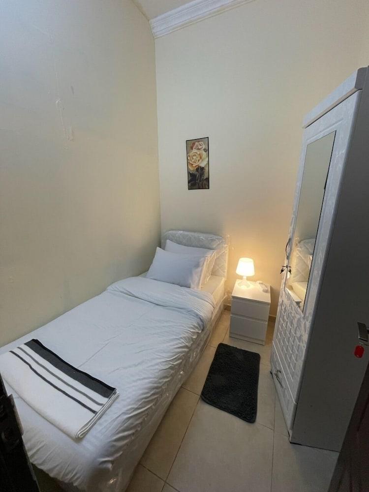 Pharaohs Inn Deira Hostel