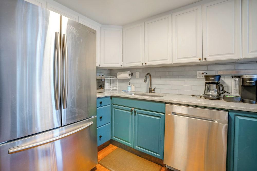 Near Trails & Breweries: Cabin w/ Hot Tub in Breck