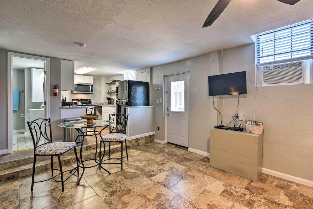 Romantic Apt: Private Patio & Shared Hot Tub!