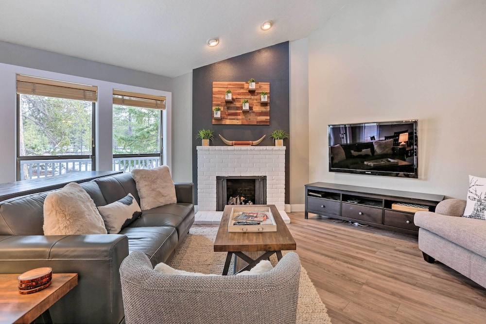 Modern Sunriver Home w/ Hot Tub: Ski, Hike & Bike!