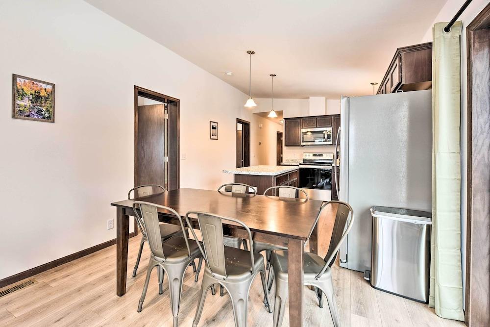 Family-friendly Lakefront Home With Deck!