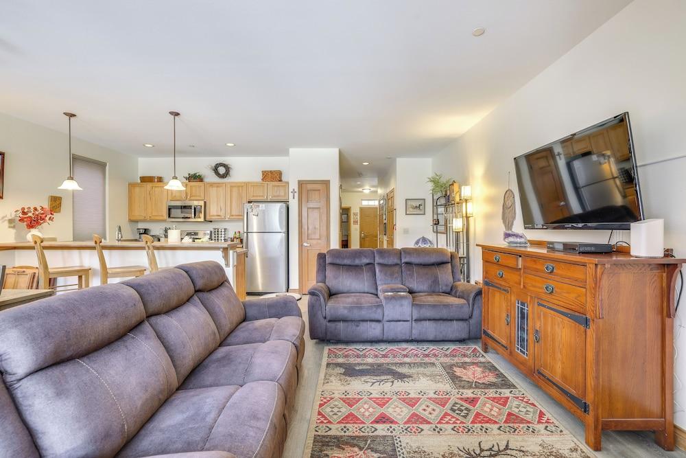 Ski & Explore: Silverthorne Gem w/ Hot Tub Access!