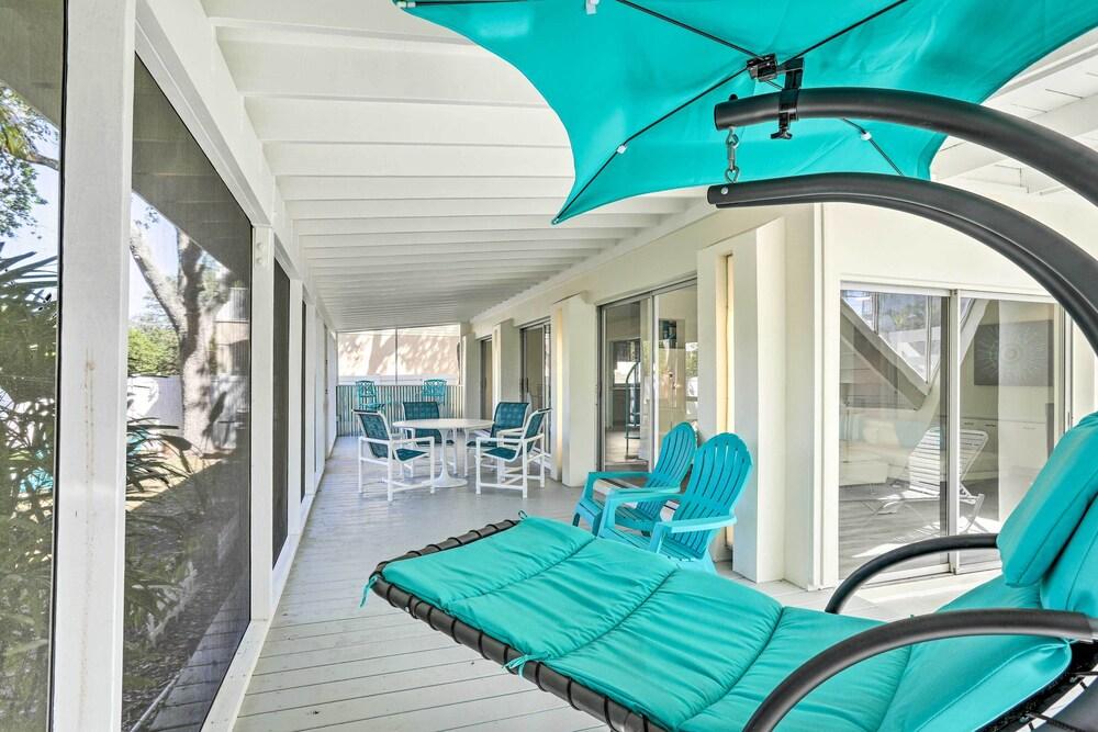 Tropical Waterfront Home: Central Location!