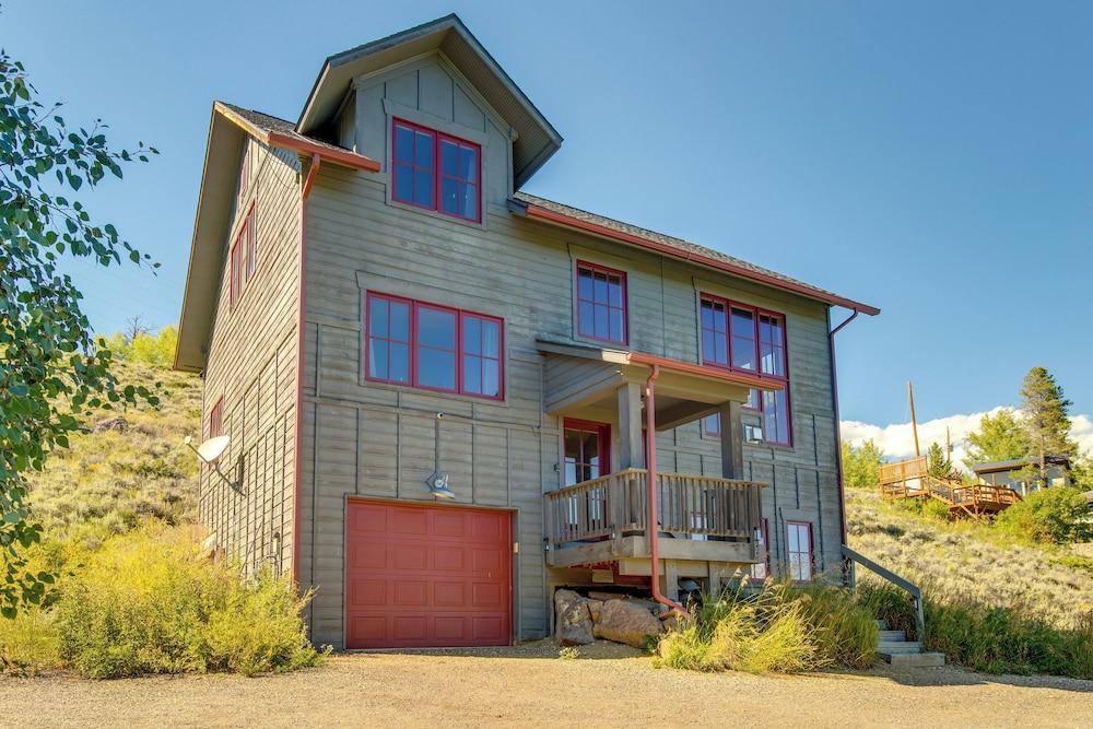 Granby Home: Stunning Mountain & Lake Views!