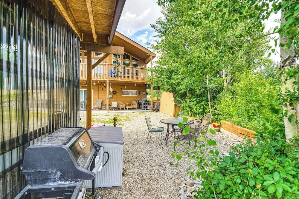 Grand Lake House w/ Mountain Views, Deck!