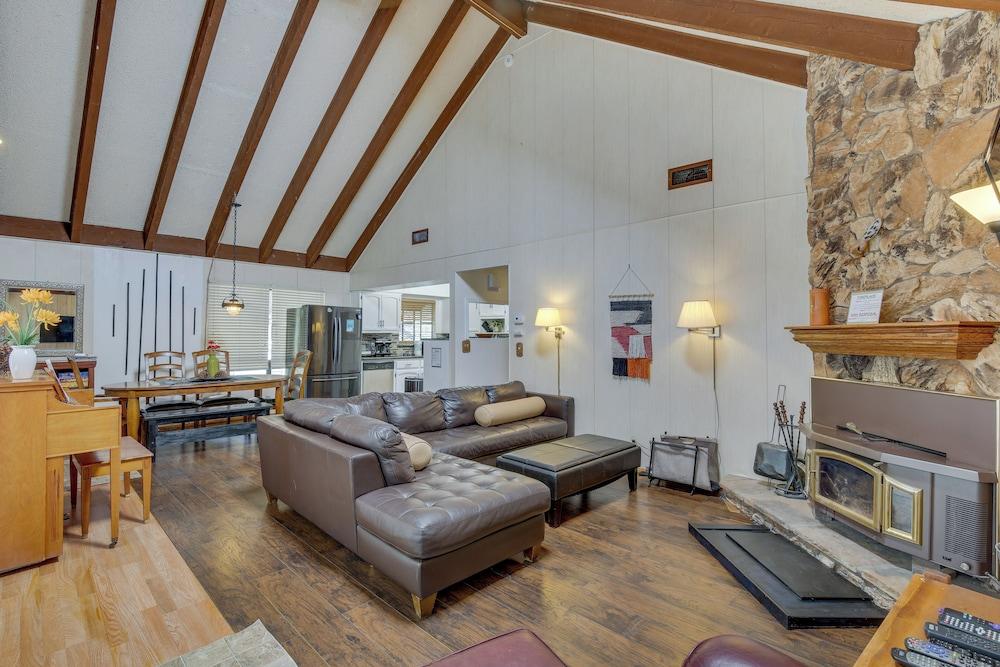 Ski, Hike & Fish: Big Bear Lake Home w/ Fire Pit