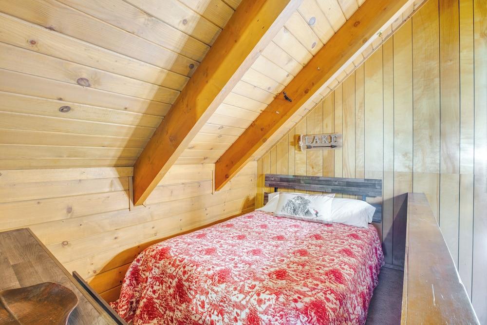 10 Mi to Ski Slopes: South Lake Tahoe Home