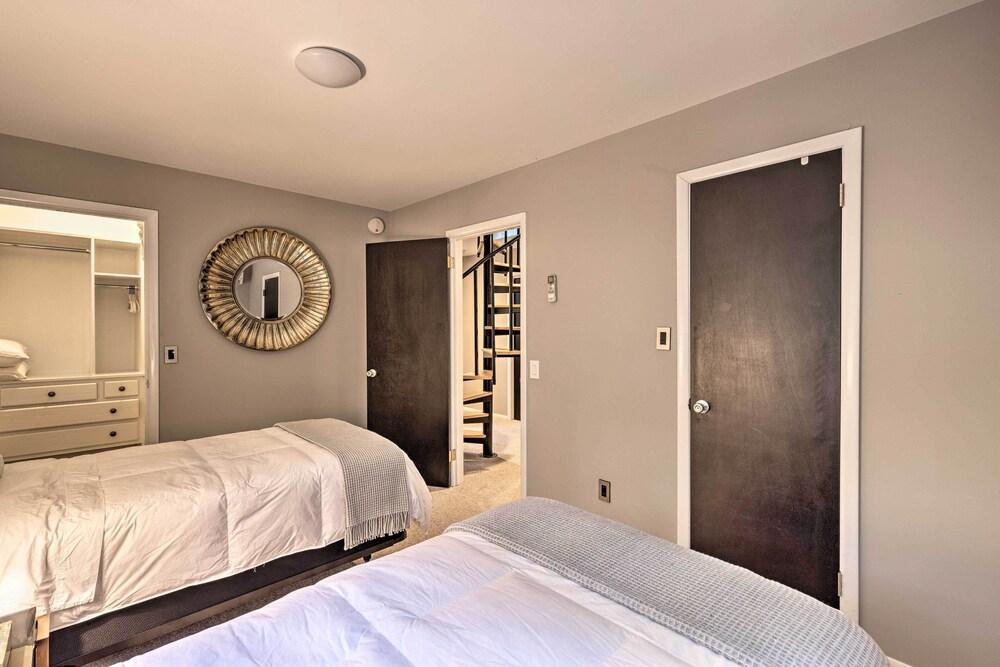 Unique Southampton Getaway w/ Rooftop Deck!