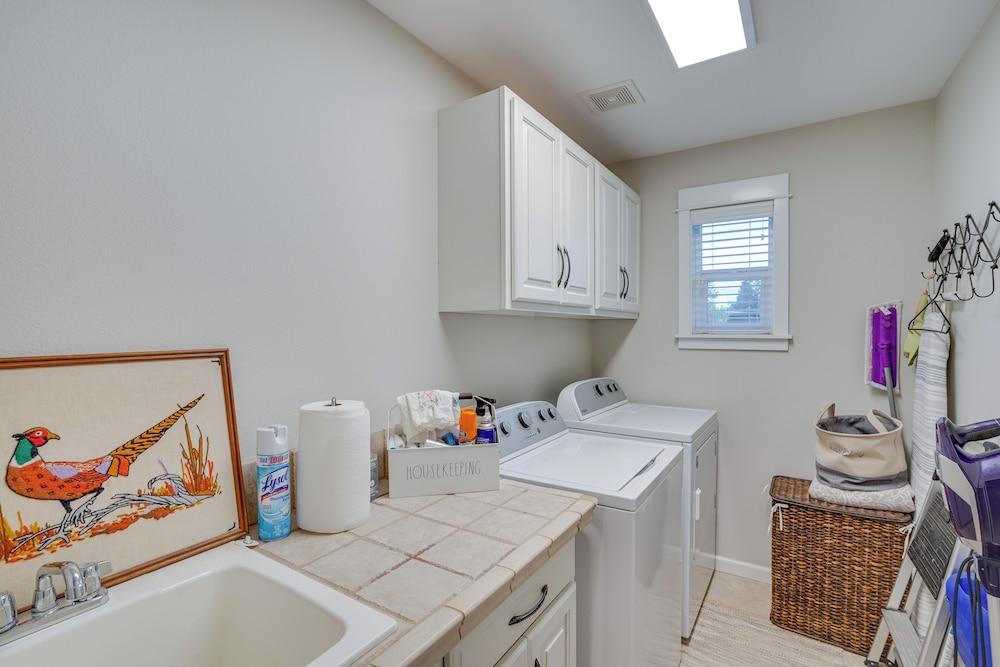 Cozy Bend Home - Walk to Old Mill District!