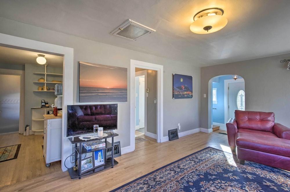 Adventure Home Base - 7 Blocks to Downtown!