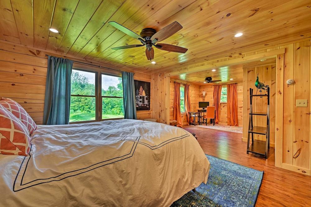 Private Chester Home w/ Deck, Mins to Skiing!