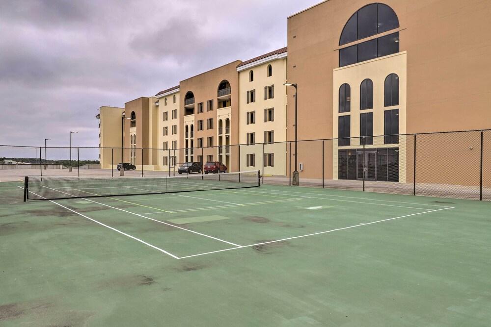 Dauphin Island Top-floor Condo w/ Resort Perks!