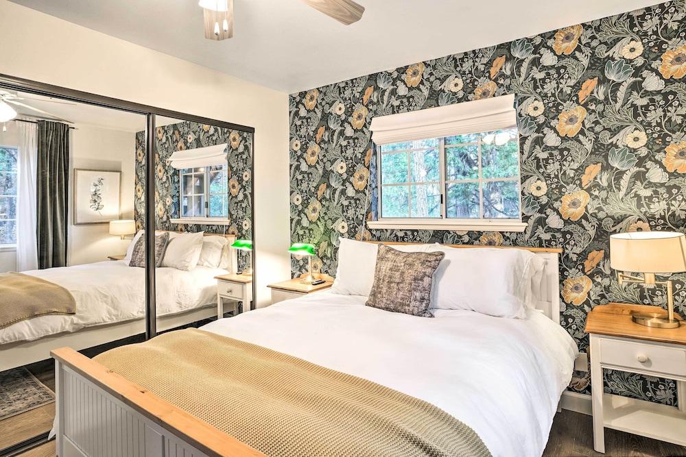 Luxe Lake Arrowhead Getaway w/ Treetop Views!