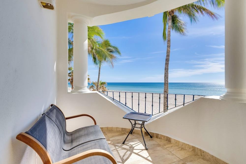 Beachfront Oasis in Cabo w/ Resort Amenities!