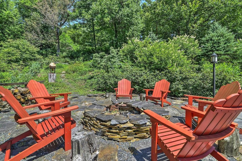Charming Blue Ridge Cottage w/ Stunning Views!