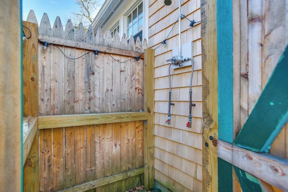 Walk to Monument Beach: Cape Cod Cottage w/ Grill