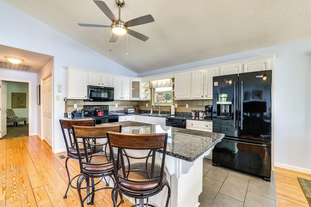 Watts Bar Lake Escape: Private Boat Dock + Ramp!