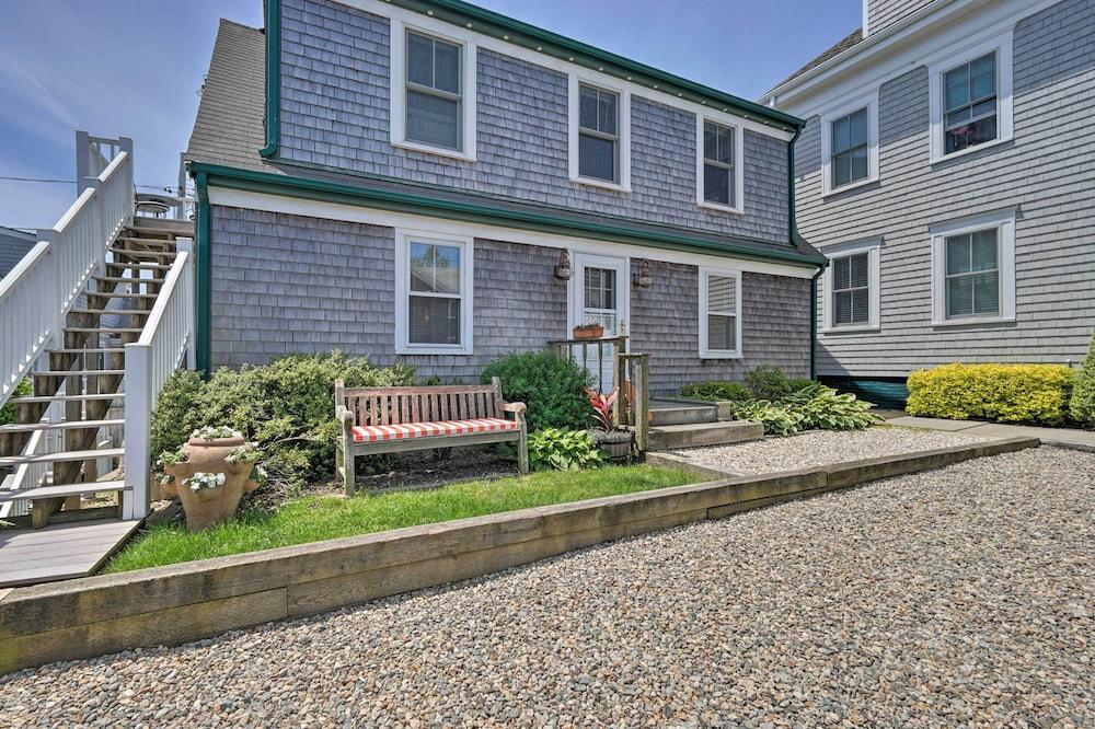 Splendid Provincetown Penthouse Apartment w/ Deck!