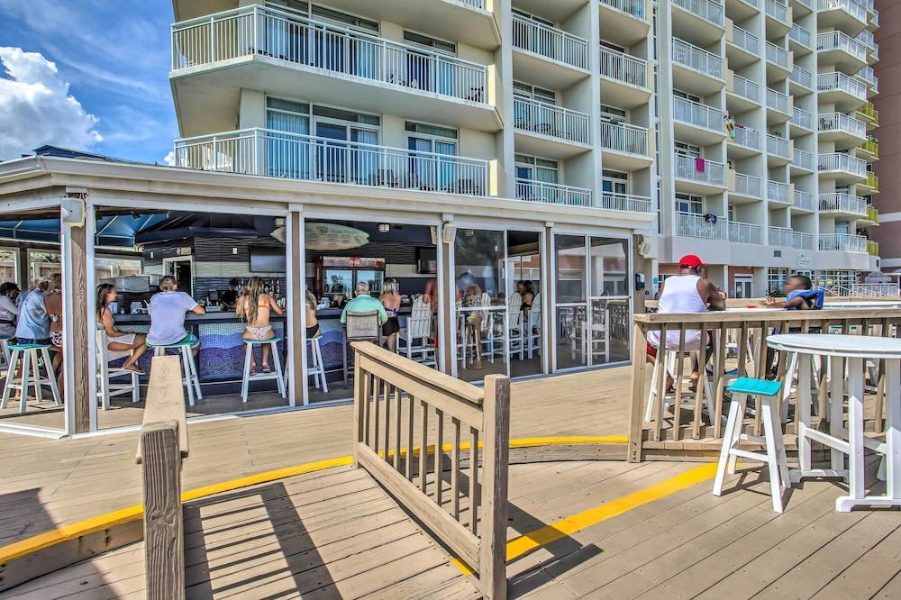 Oceanfront North Myrtle Beach Gem: Pools Access!