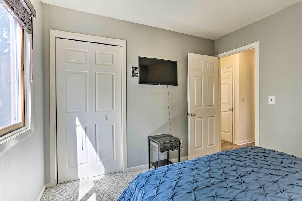 Gorgeous Vernon Township Condo w/ Balcony!