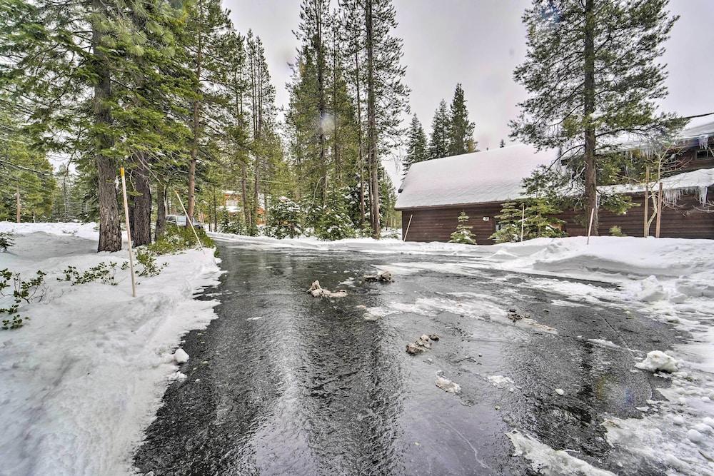 Updated Tahoe Donner Cabin w/ Golf Course Views!