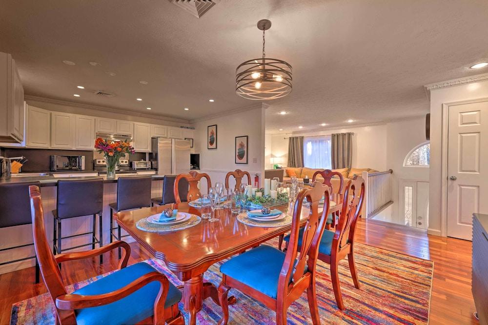 Resort Perks & Lake Access: Poconos Retreat