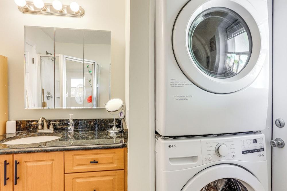 South Hutchinson Island Cottage w/ Beach Access!