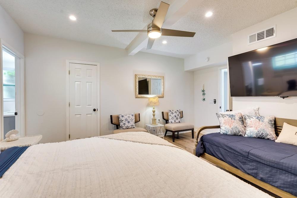 A-frame Family Home Near Beach: Beach Gear!