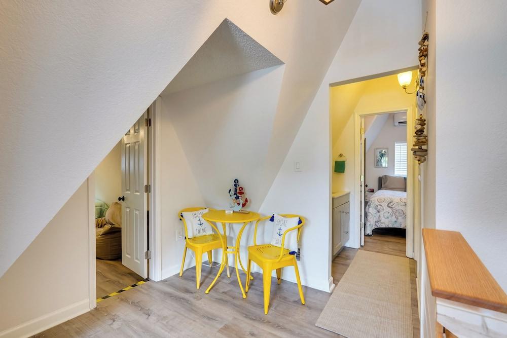 A-frame Family Home Near Beach: Beach Gear!