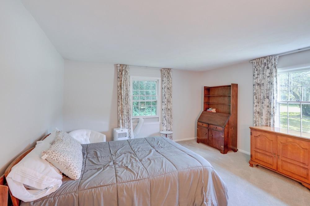 Skiing & Hiking: Water-view Home in the Berkshires