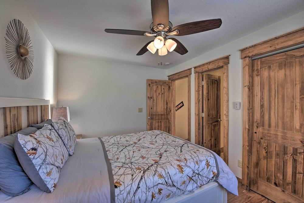 Fairplay Cabin w/ Pool Table, Deck & Mountain View