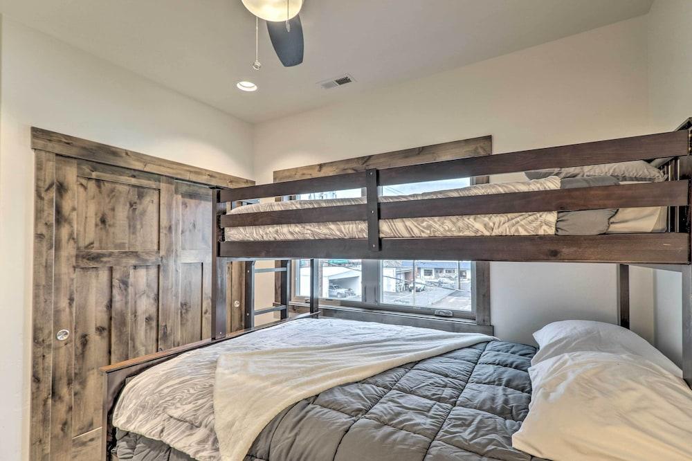 Sleek Columbia Falls Condo: Centrally Located!