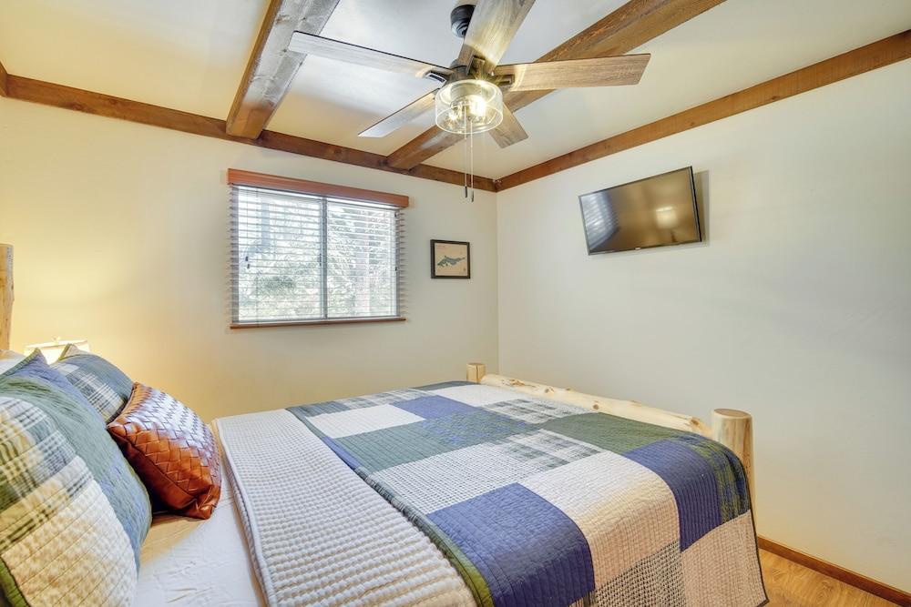 2 Mi to Snow Summit Skiing: Big Bear Cabin w/ Deck