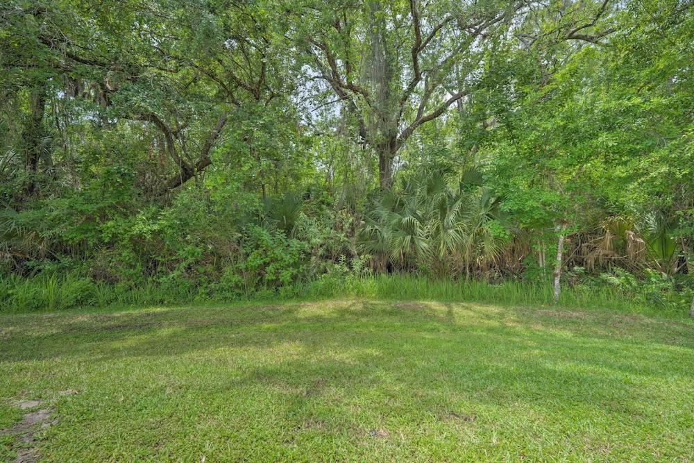 Near Golf & Shopping: Davenport Home w/ Yard