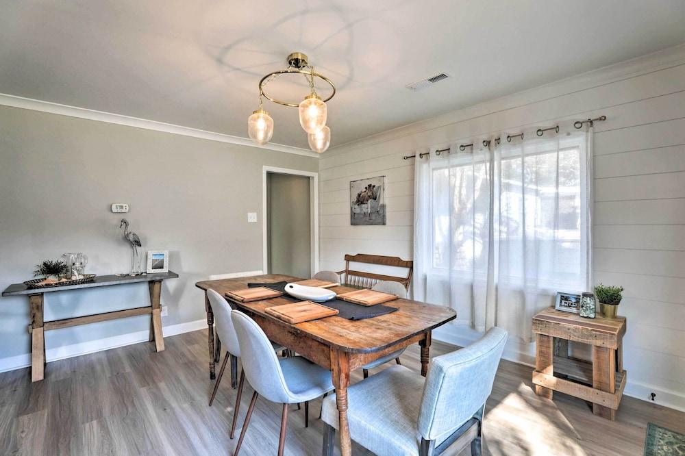 Chic Charleston Home - Half Mile to Park Circle!