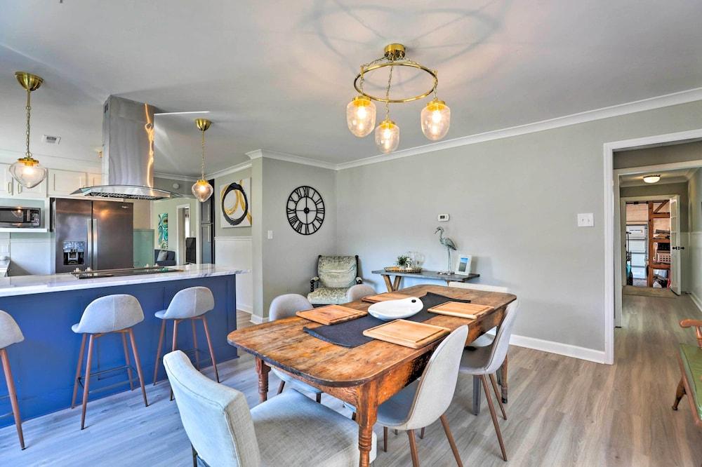 Chic Charleston Home - Half Mile to Park Circle!